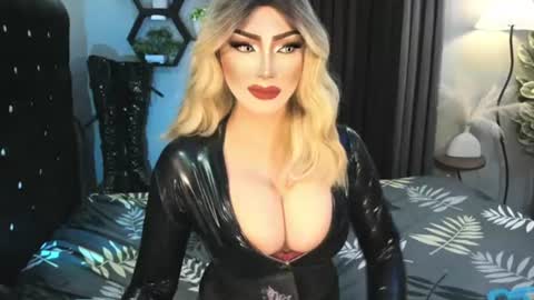 Snapshot of misschannel4sub chatting on June 28, 10:16 pm PRIESTESS CHANNEL online show from June 28, 10:16 pm