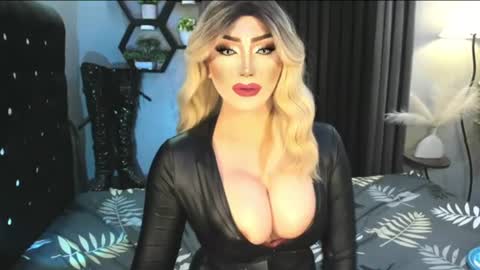 Snapshot of misschannel4sub chatting on July 11, 2:36 am PRIESTESS CHANNEL online show from July 11, 2:36 am