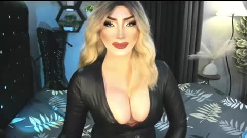 Snapshot of misschannel4sub chatting on July 12, 8:55 pm PRIESTESS CHANNEL online show from July 12, 8:55 pm