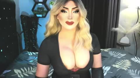 Snapshot of misschannel4sub chatting on July 23, 11:19 am PRIESTESS CHANNEL online show from July 23, 11:19 am