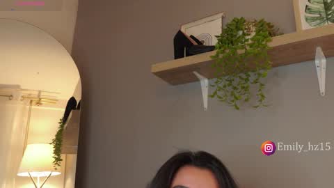 Snapshot of missemily_11 chatting on March 20, 9:58 am Yuliana online show from March 20, 9:58 am