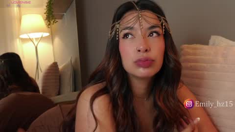 Snapshot of missemily_11 chatting on April 4, 9:51 am Yuliana online show from April 4, 9:51 am