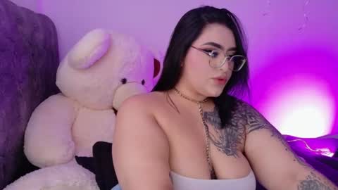 missevans_ online show from July 20, 4:20 pm