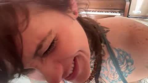 misshoneybadger333 online show from May 30, 7:55 pm