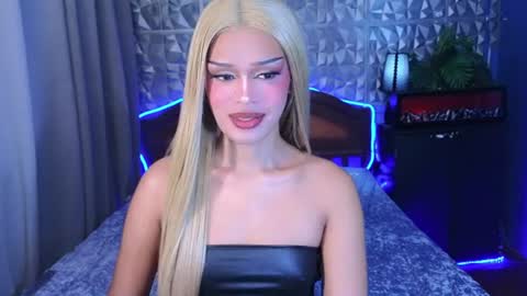 im your queen steffie online show from June 14, 2:52 pm