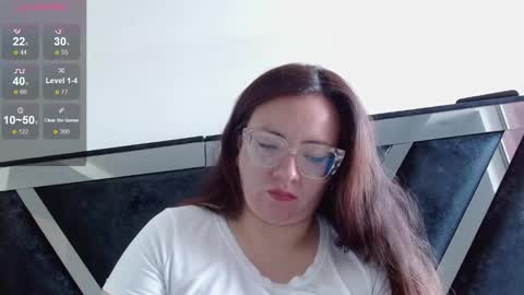 Snapshot of misslady__eva chatting on December 13, 12:17 pm eva online show from December 13, 12:17 pm
