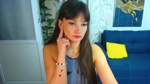 MissLaura online show from November 9, 5:50 am