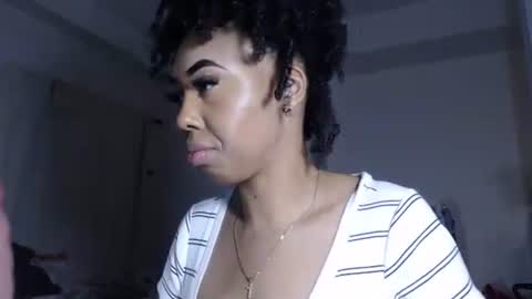 kourtn3ylov3  twitter online show from March 27, 10:37 am