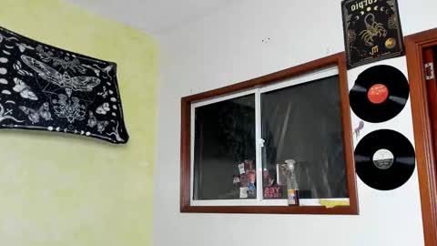 Snapshot of missluna27 chatting on February 18, 11:19 pm Miss Luna online show from February 18, 11:19 pm