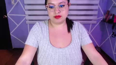 Snapshot of missmia1_ chatting on April 22, 3:57 pm Miia online show from April 22, 3:57 pm