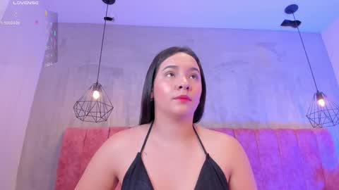 Snapshot of missmiaa_ chatting on May 18, 12:22 pm Mia online show from May 18, 12:22 pm