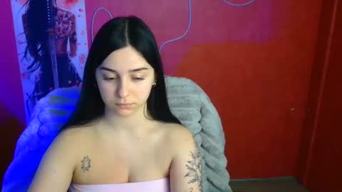Snapshot of missmiamiss chatting on March 25, 5:41 pm Mia online show from March 25, 5:41 pm