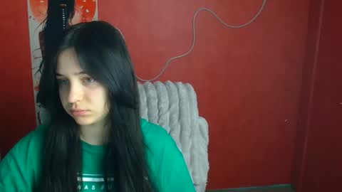 Snapshot of missmiamiss chatting on May 1, 11:37 am Mia online show from May 1, 11:37 am