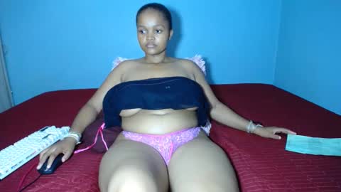 Snapshot of missmimmi69 chatting on February 4, 12:22 pm mimmi online show from February 4, 12:22 pm