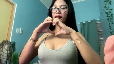 missminervaa online show from October 7, 4:26 pm