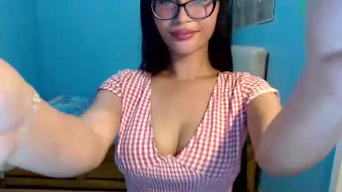 missminervaa online show from May 20, 6:25 pm