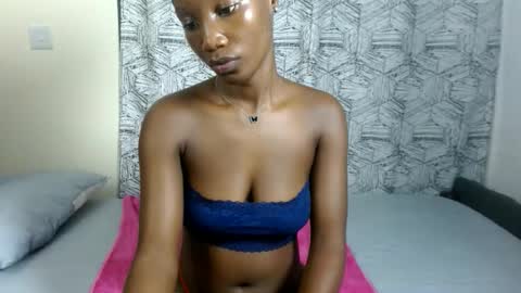 Snapshot of missmisbehave_irl chatting on May 29, 3:43 pm sexy online show from May 29, 3:43 pm