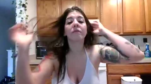 MissMona online show from March 29, 8:20 pm