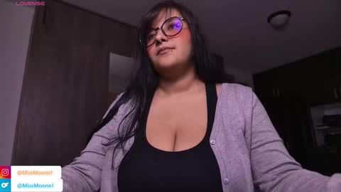 Snapshot of missmoonn chatting on September 9, 9:58 pm MissMoon online show from September 9, 9:58 pm