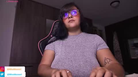 Snapshot of missmoonn chatting on October 8, 1:58 am MissMoon online show from October 8, 1:58 am