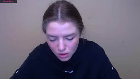 Snapshot of missoliviaa_ chatting on February 26, 10:47 am Olivia online show from February 26, 10:47 am