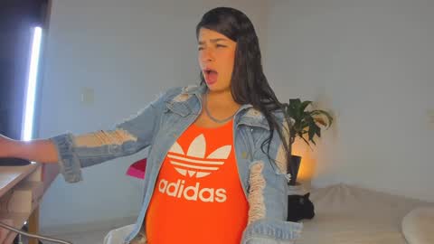 misspaulag online show from February 5, 11:50 pm