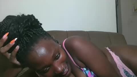 pretty gal online show from October 27, 7:40 pm