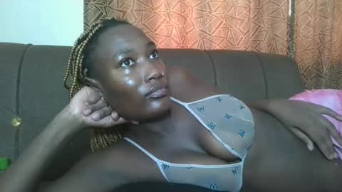 pretty gal online show from March 22, 1:25 pm