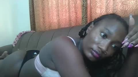 pretty gal online show from April 14, 7:03 am