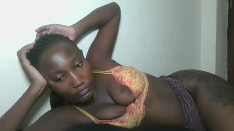 Snapshot of missprettygal chatting on May 13, 1:03 am pretty gal online show from May 13, 1:03 am