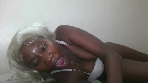 Snapshot of missprettygal chatting on May 18, 4:07 am pretty gal online show from May 18, 4:07 am