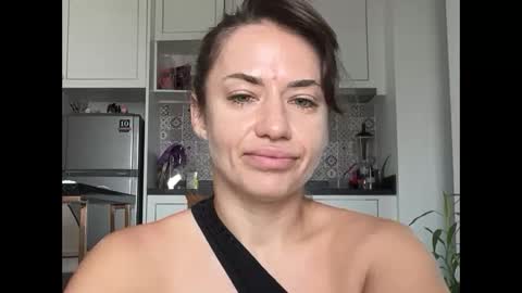 missroriann online show from May 14, 4:08 am