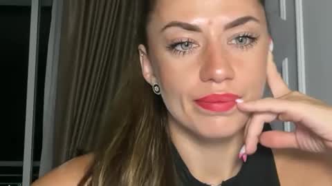 missroriann online show from May 22, 4:23 pm