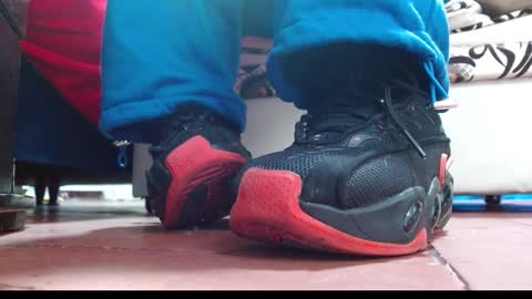 TELL ME MISS online show from October 31, 4:52 pm