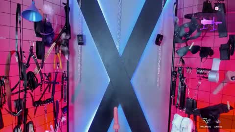 Snapshot of missscarlet_bella_bdsm chatting on February 6, 3:11 am MissScarlet bella bdsm online show from February 6, 3:11 am