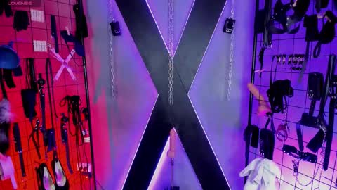 Snapshot of missscarlet_bella_bdsm chatting on February 19, 3:13 am MissScarlet bella bdsm online show from February 19, 3:13 am