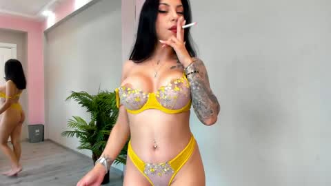 Sienna online show from May 21, 5:25 am
