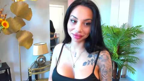 Sienna online show from May 29, 6:11 am