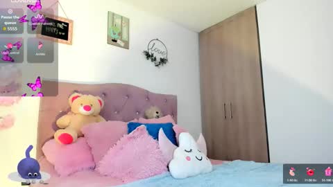 ... Independent model online show from February 4, 11:31 pm