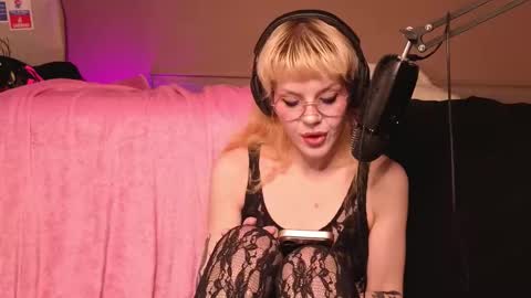 Tacodeluxe online show from December 17, 6:36 pm