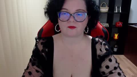 Snapshot of misstruble chatting on February 9, 12:41 pm MissTruble online show from February 9, 12:41 pm