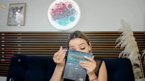 Snapshot of missvalery1 chatting on January 7, 8:31 pm missvalery1 online show from January 7, 8:31 pm