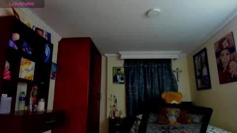 Snapshot of missvalery1 chatting on March 25, 10:38 pm missvalery1 online show from March 25, 10:38 pm