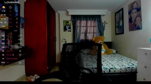 Snapshot of missvalery1 chatting on April 9, 9:09 pm missvalery1 online show from April 9, 9:09 pm