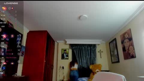 Snapshot of missvalery1 chatting on May 6, 1:25 am missvalery1 online show from May 6, 1:25 am