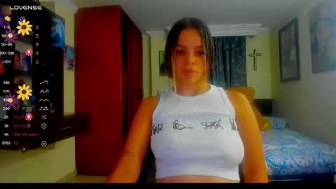 Snapshot of missvalery1 chatting on May 14, 11:22 pm missvalery1 online show from May 14, 11:22 pm