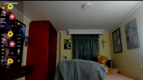 Snapshot of missvalery1 chatting on May 27, 1:57 am missvalery1 online show from May 27, 1:57 am
