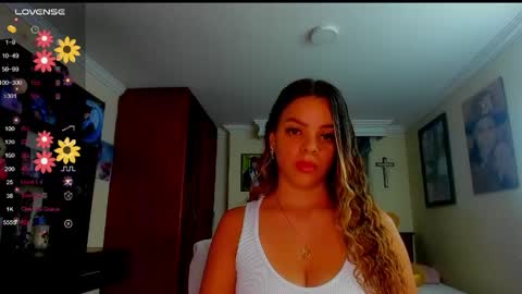Snapshot of missvalery1 chatting on May 29, 10:08 pm missvalery1 online show from May 29, 10:08 pm