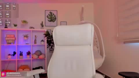 Snapshot of missvancouver_ chatting on September 24, 1:03 pm Mafe Jimenez online show from September 24, 1:03 pm
