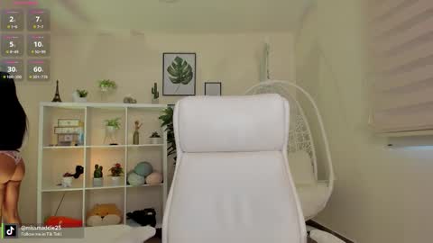 Snapshot of missvancouver_ chatting on October 3, 1:08 pm Mafe Jimenez online show from October 3, 1:08 pm
